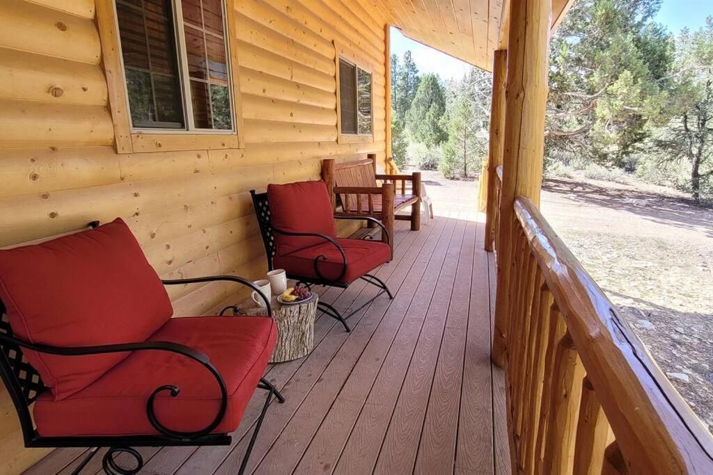 Holiday home Log Zion Retreat. Walking Distance To East Zion Trails Orderville