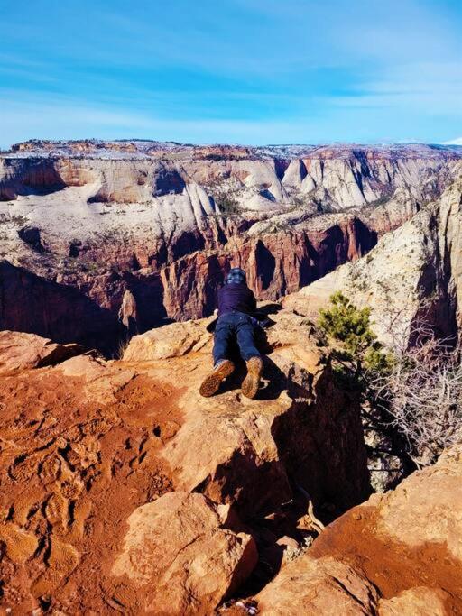 Log Zion Retreat. Walking Distance To East Zion Trails * Orderville