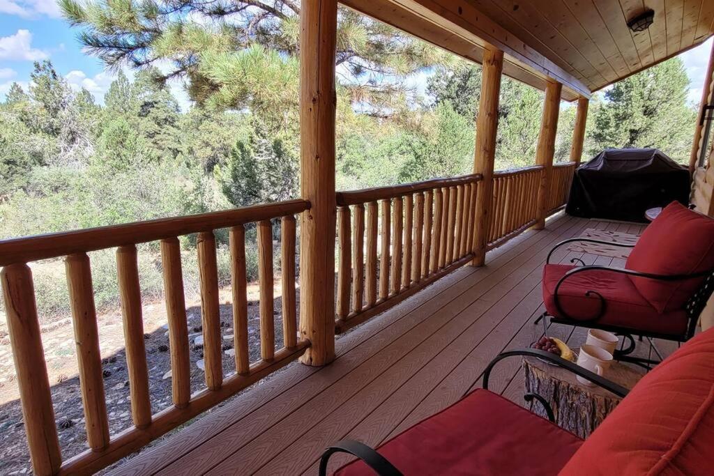Log Zion Retreat. Walking Distance To East Zion Trails Holiday home