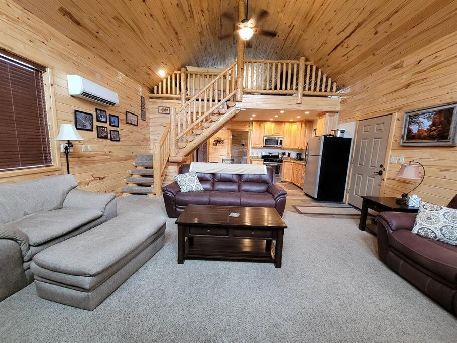 Holiday home Log Zion Retreat. Walking Distance To East Zion Trails