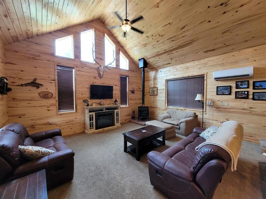 Log Zion Retreat. Walking Distance To East Zion Trails *