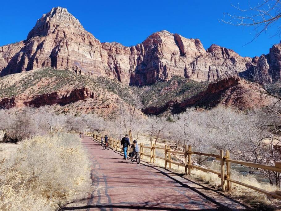 Holiday home Log Zion Retreat. Walking Distance To East Zion Trails Orderville